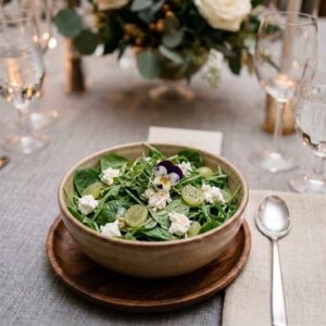 spinach-arugula-with-goat-cheese-green-grapes